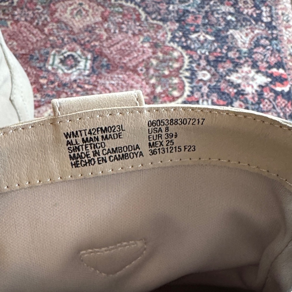 Time and Tru Women's Beige Heeled Boots - Picture 3 of 4